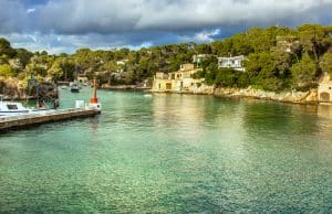 Cala Figuera, Santanyí en Mallorca Entrada de mar en Cala Figuera, con casitas al fondo