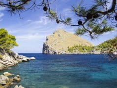 Qué ver en Mallorca en dos días Vistas del norte de Mallorca acantilado, mar turquesa y pinares