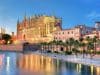 Mallorca en un fín de semana, playas, pueblos, Palma de Mallorca Vista general catedral de Palma de Mallorca anocheciendo