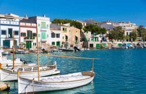 Portocolom: playas y ocio para todos en Mallorca portocolom puerto